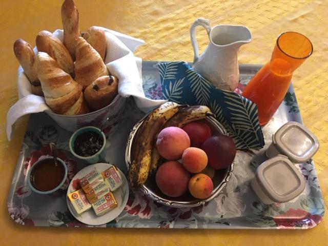 Roulotte La Souleillade Bed and Breakfast Saint-Sernin  Exteriör bild